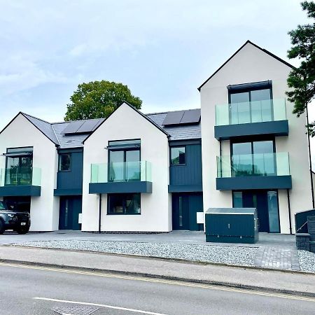 Stunning Brand New House - Sleeps 6 - Free Parking - Great Location - Fast Wifi - Smart Tv - Close To Poole & Bournemouth & Sandbanks ภายนอก รูปภาพ