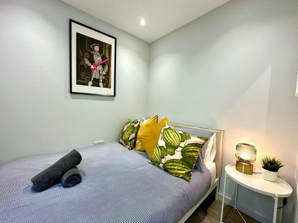 Stunning Brand New House - Sleeps 6 - Free Parking - Great Location - Fast Wifi - Smart Tv - Close To Poole & Bournemouth & Sandbanks ภายนอก รูปภาพ