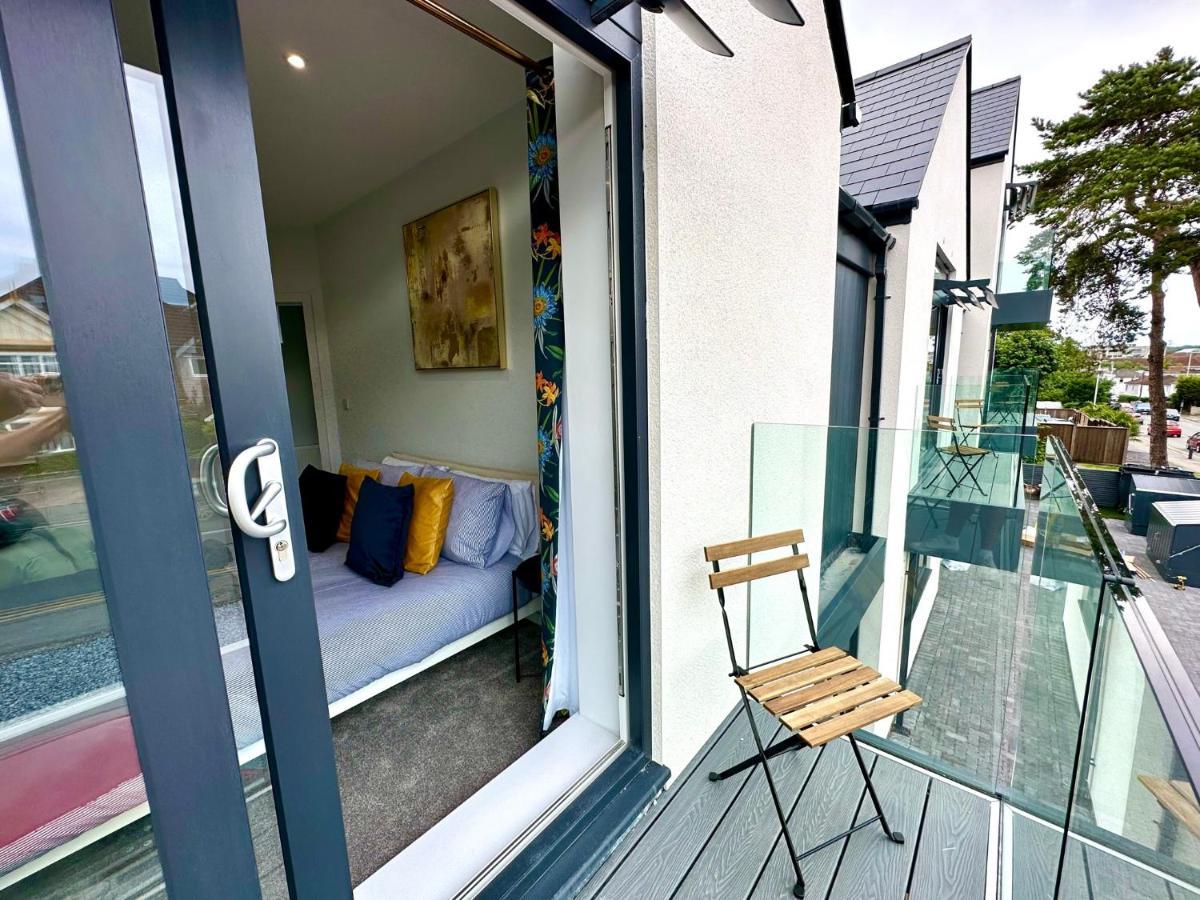 Stunning Brand New House - Sleeps 6 - Free Parking - Great Location - Fast Wifi - Smart Tv - Close To Poole & Bournemouth & Sandbanks ภายนอก รูปภาพ