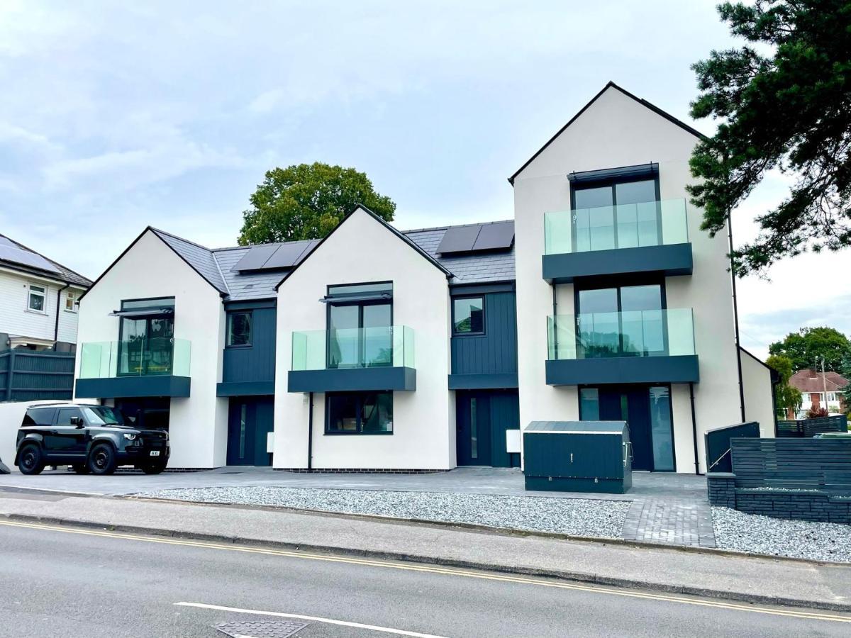 Stunning Brand New House - Sleeps 6 - Free Parking - Great Location - Fast Wifi - Smart Tv - Close To Poole & Bournemouth & Sandbanks ภายนอก รูปภาพ